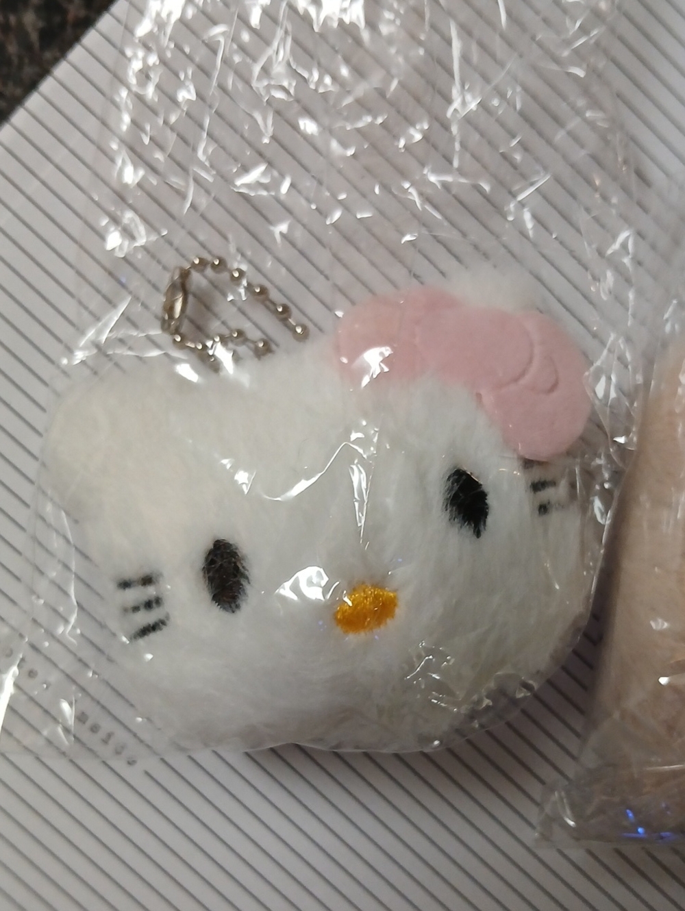 2 #PlushKeychain Set #hellokitty #keychains - Picture 2 of 3